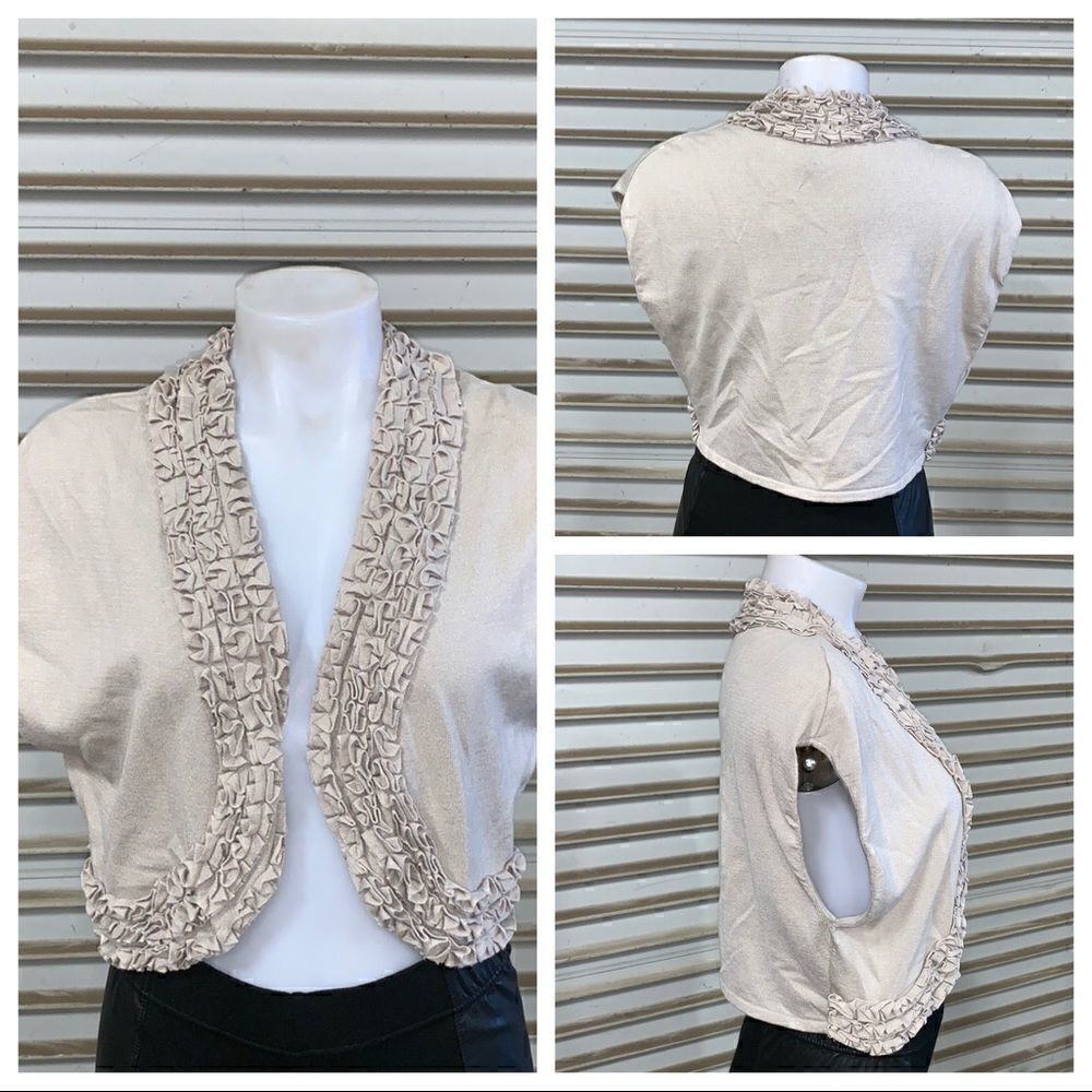 NWT Cyrus midriff cardigan with front detail